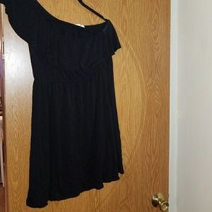 black ruffle one shoulder dress